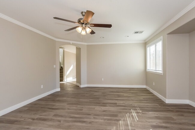 Building Photo - 9997 Big Bow Springs Ct