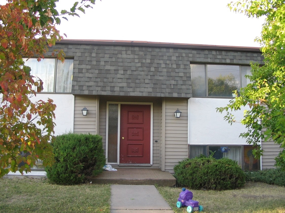 Primary Photo - 2725 8th Ave N