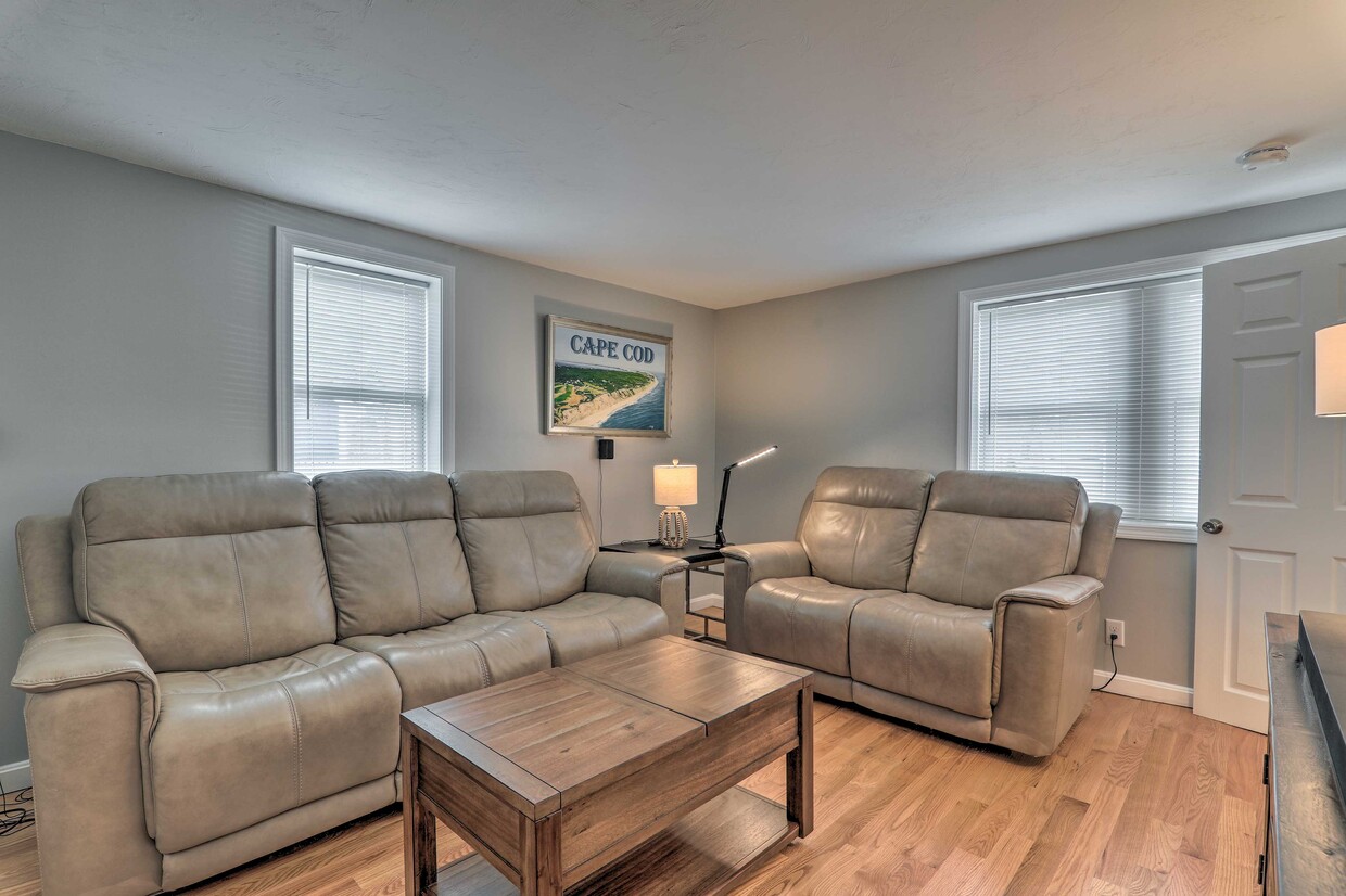 Primary Photo - 15 Harvard Dr