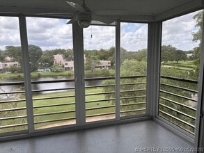 Building Photo - 1811 Sabal Palm Dr