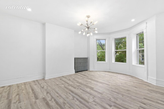 Building Photo - 882 St Johns Pl