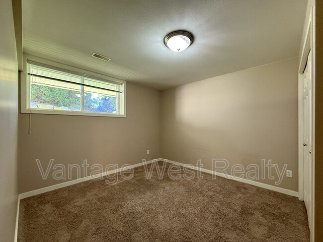 Building Photo - 2131-2131 Scenic Rd