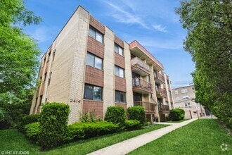 2416 W Foster Ave