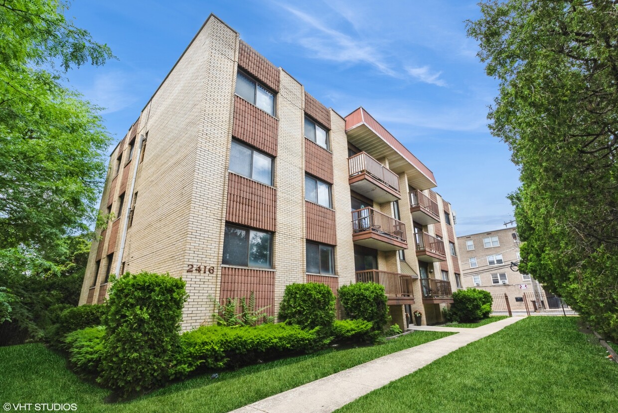Primary Photo - 2416 W Foster Ave