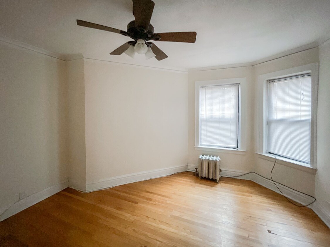 Primary Photo - 4723 N Leavitt St