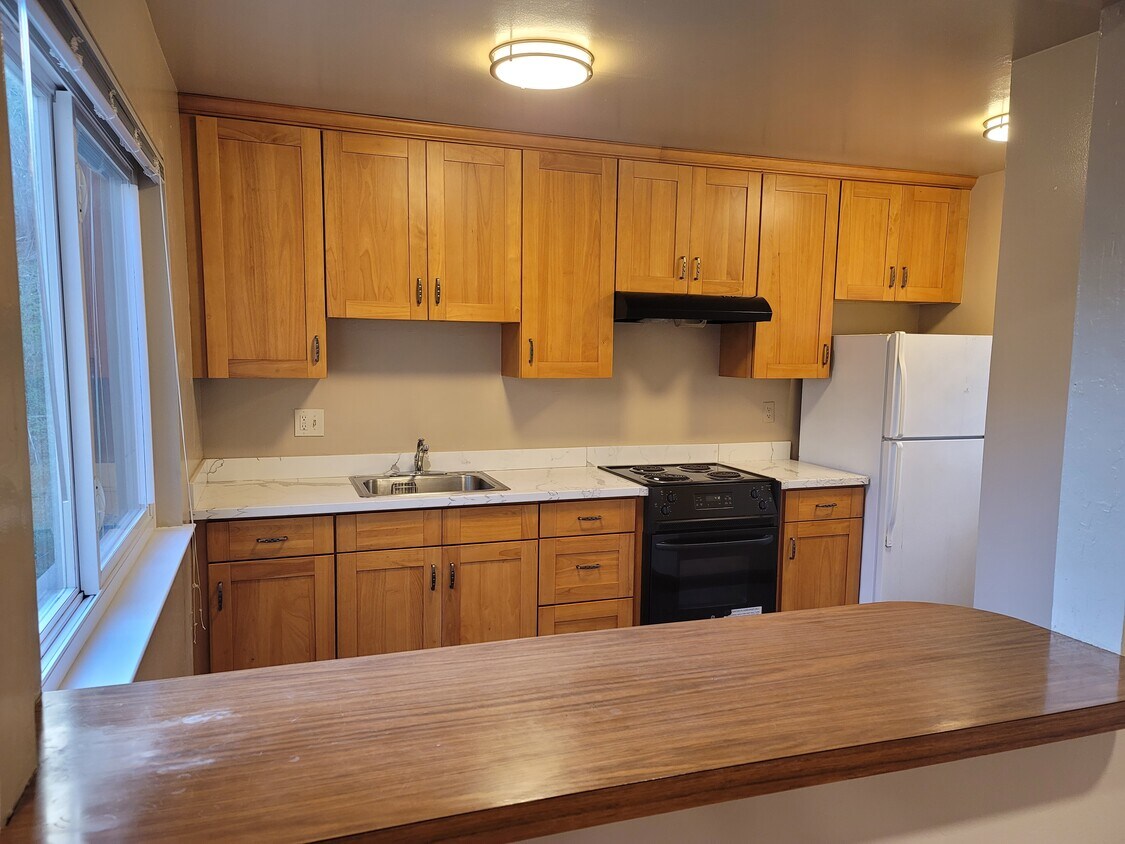Primary Photo - 132 Locksley Ave