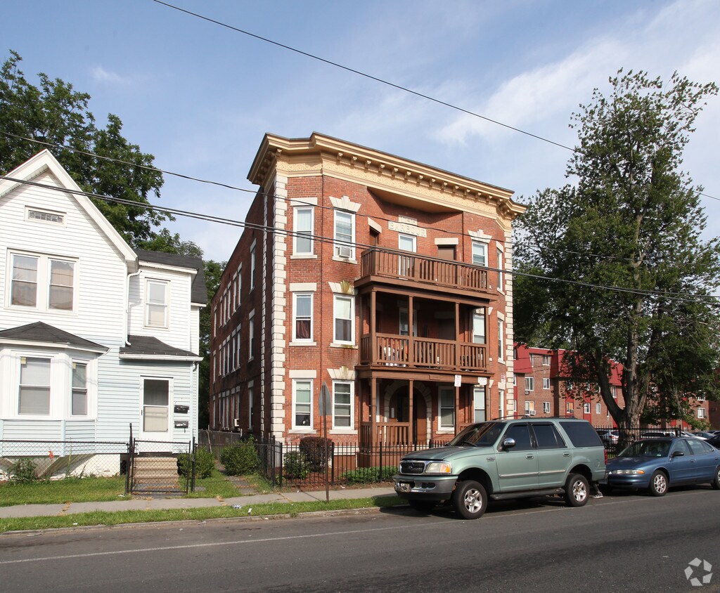 Primary Photo - Pavilion Apartments