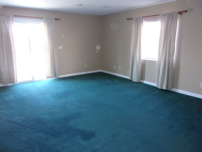 Foto del edificio - Southwest Corner of Lompoc