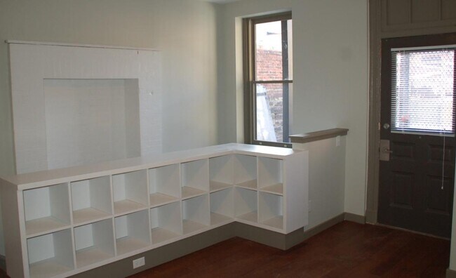 Building Photo - 842 Park Ave