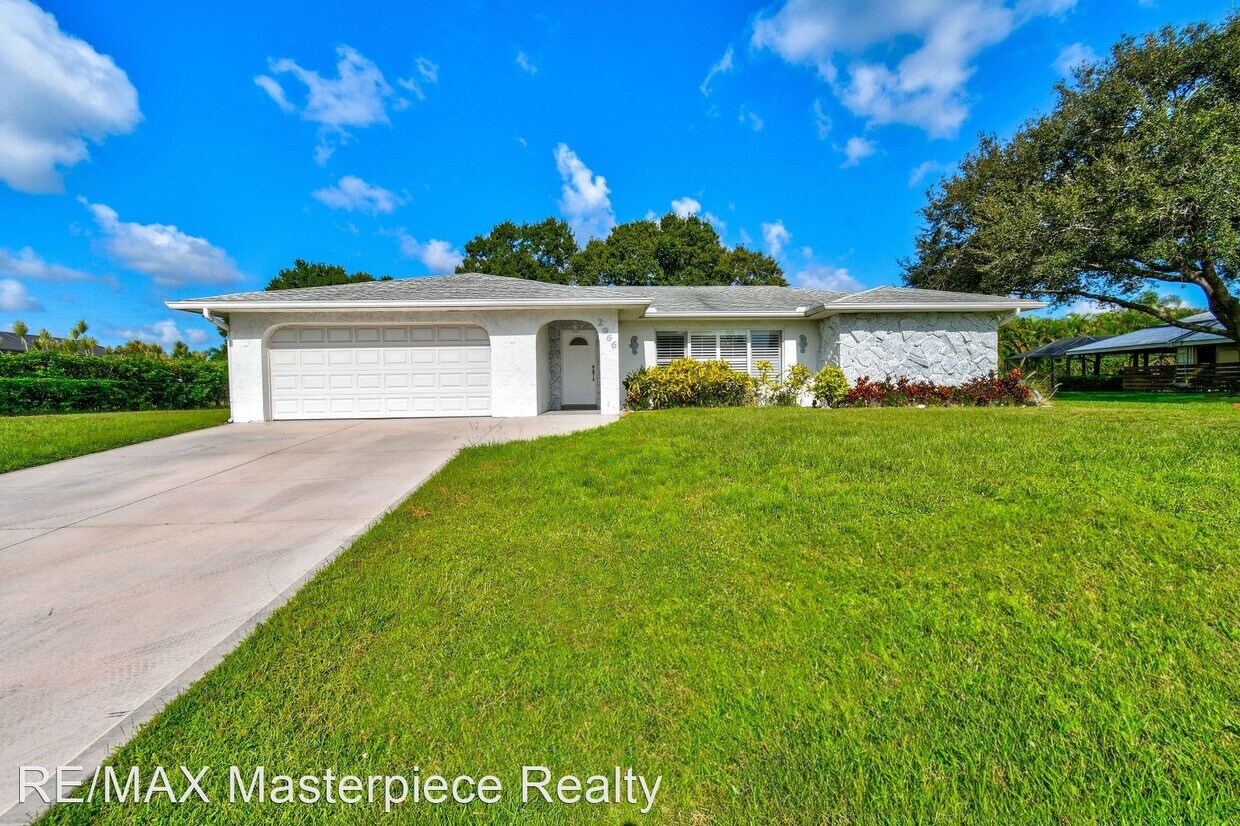 Primary Photo - 3 br, 2 bath House - 2966 SE CATES CIRCLE