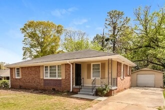 Building Photo - 2121 Cherry Ln