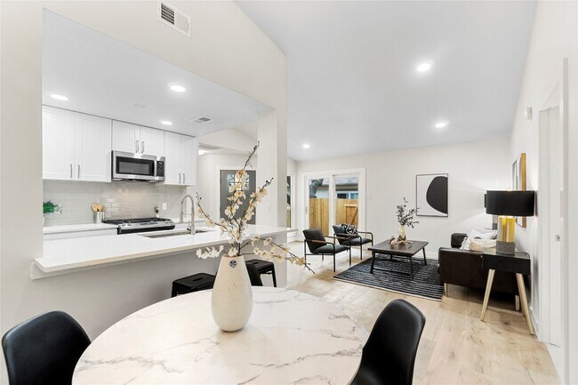 Building Photo - 4506 Dorsett Oaks Cir