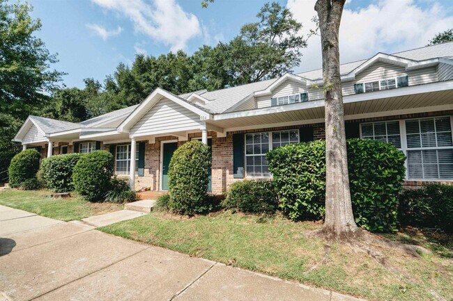 Building Photo - 2738 W Tharpe St