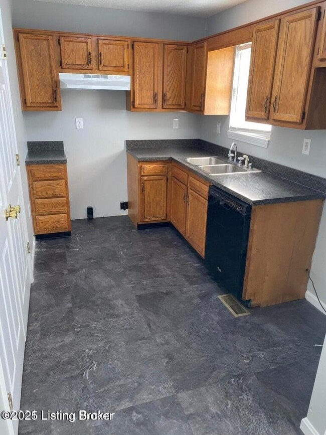 Building Photo - 2022 W Main St