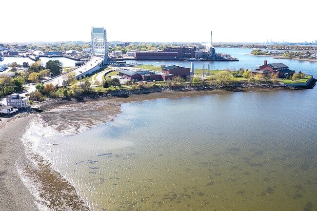 Foto del edificio - 158 Bridge St