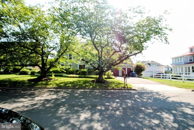 Building Photo - 1506 Chain Bridge Ct