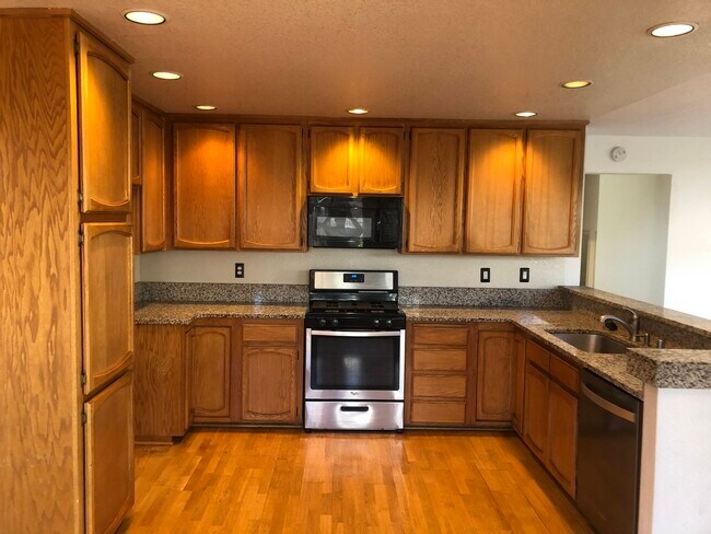 youtu.be/_Qe7C4gsYMU - 8937 Warmsprings St