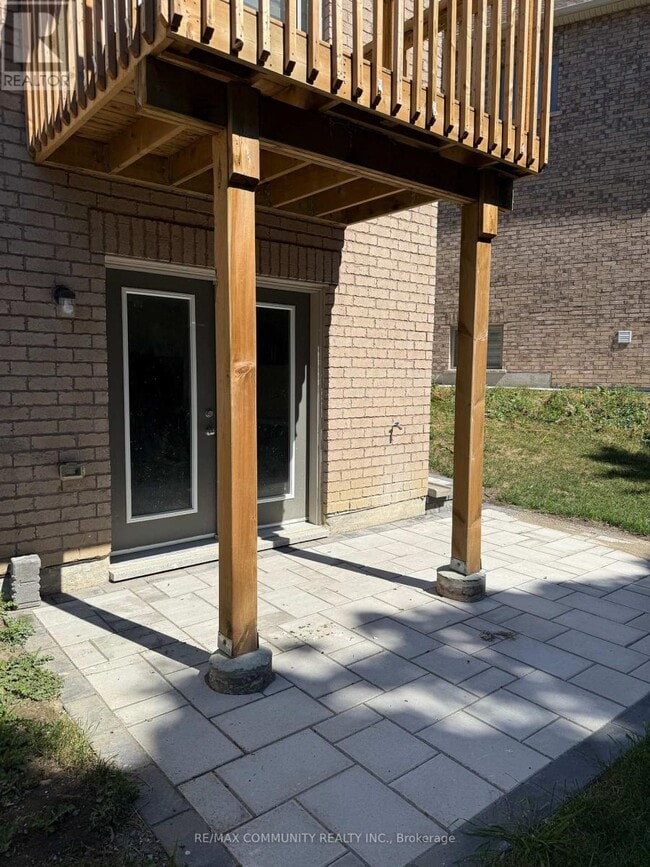 Building Photo - 332 Fleetwood Dr