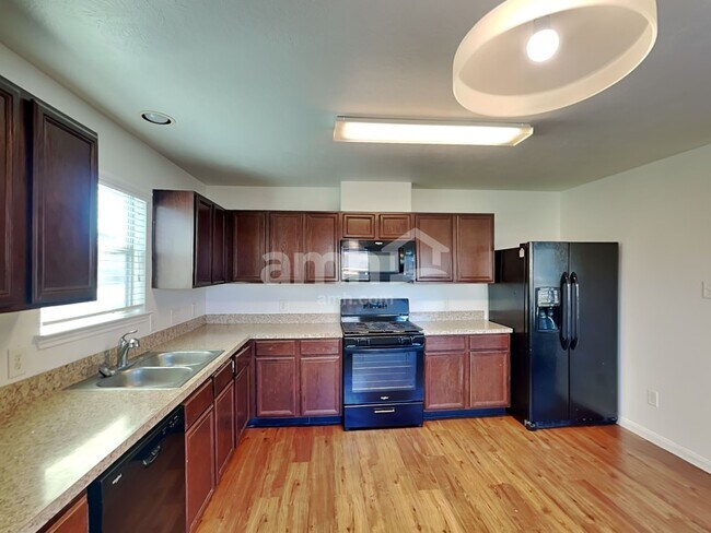 Foto del edificio - 21426 Partha Way