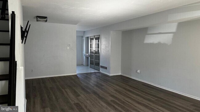 Foto del edificio - 44 Rickmar Ln