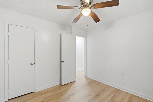 Foto del edificio - 1824 Grayson St