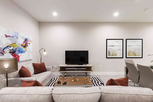 Building Photo - 7586 Sunny Dreams Ln