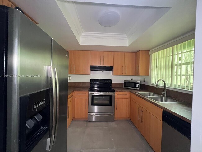 Foto del edificio - 11061 NW 7th St