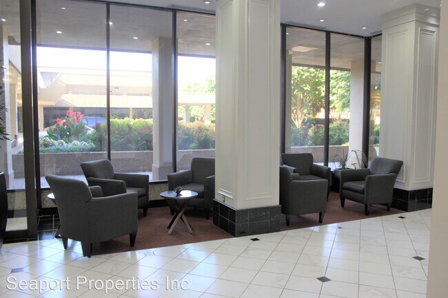 Building Photo - 1 br, 1 bath House - 400 Madison St #705