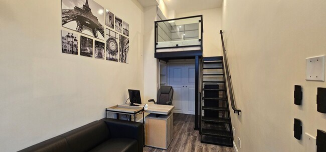 Foto del edificio - Stylish 2-level Luxury Loft near BU