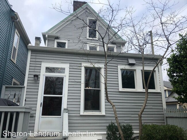 Building Photo - 2 br, 1.5 bath House - 1311 Everett Ave