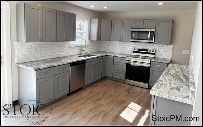 Building Photo - 2959 Woodgrove Dr