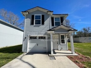 Building Photo - 689 Melba St