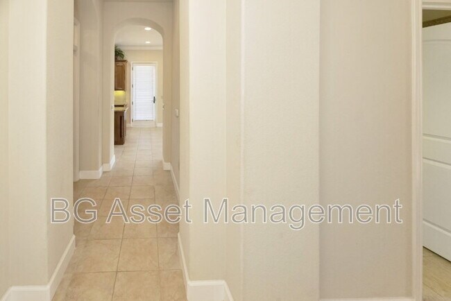 Building Photo - 1240 Sonata Dr