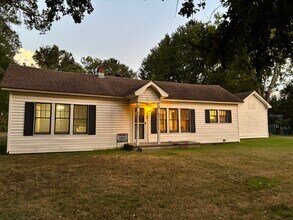 Building Photo - 109 Schoolhouse Rd