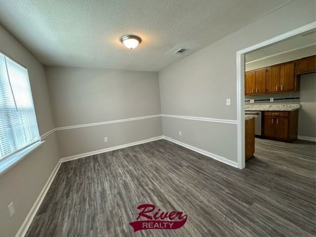 Foto del edificio - 2604 Carrington Dr