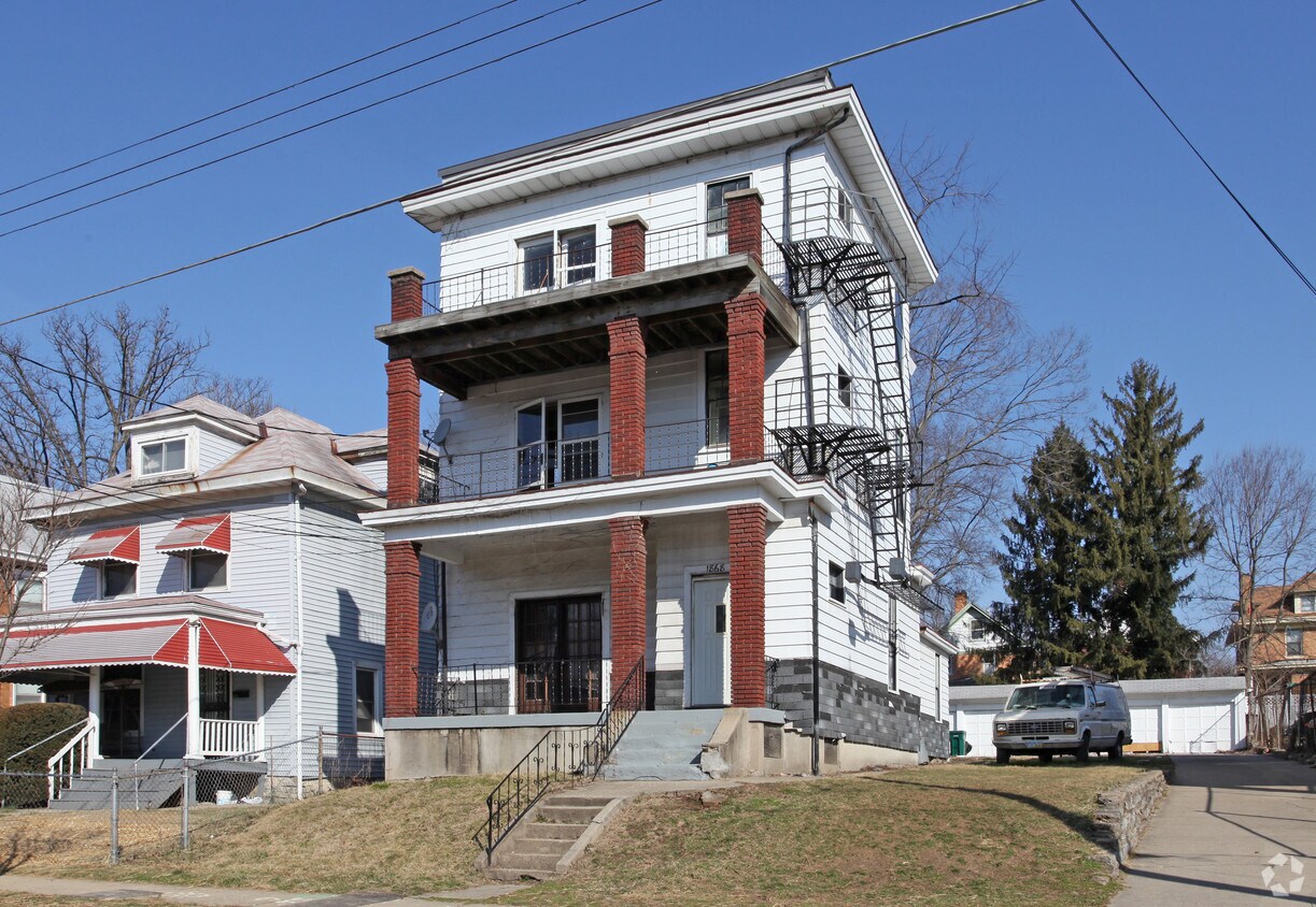 Primary Photo - 1868 Kinney Ave