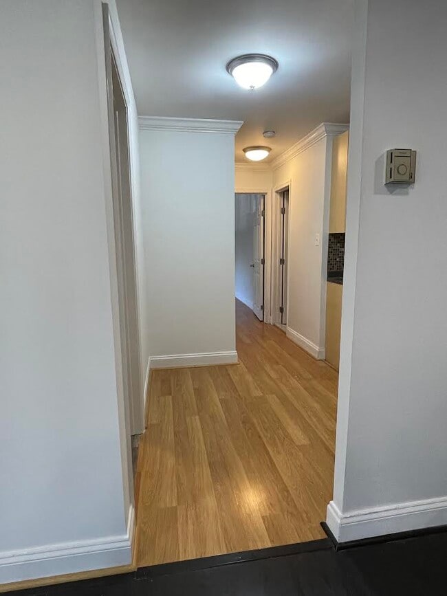 Building Photo - 5601 Parker House Ter