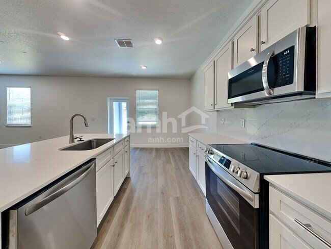 Building Photo - 37777 Dusty Saddle Ln