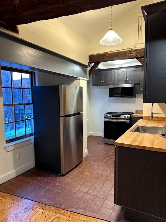 Foto del edificio - 300 Main St