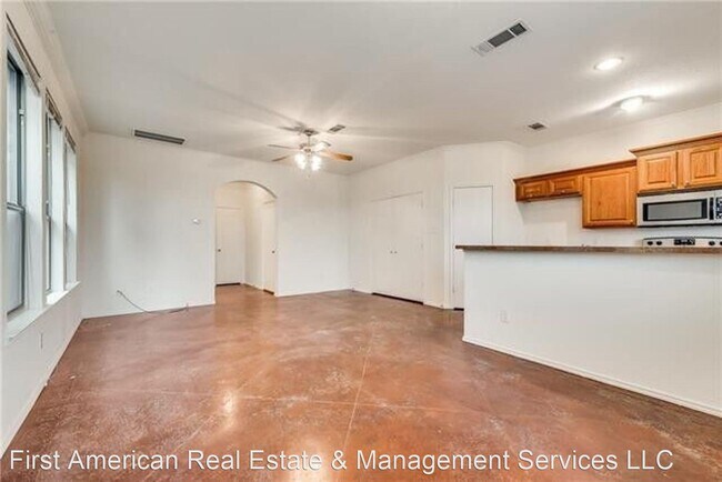 Foto del edificio - 8400-8402 Jay St