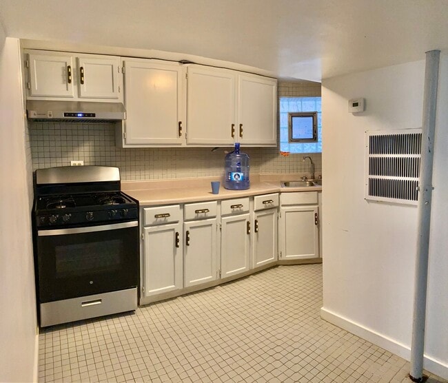 Photo - 2513 W Pershing Rd (Chicago, IL) Apartment