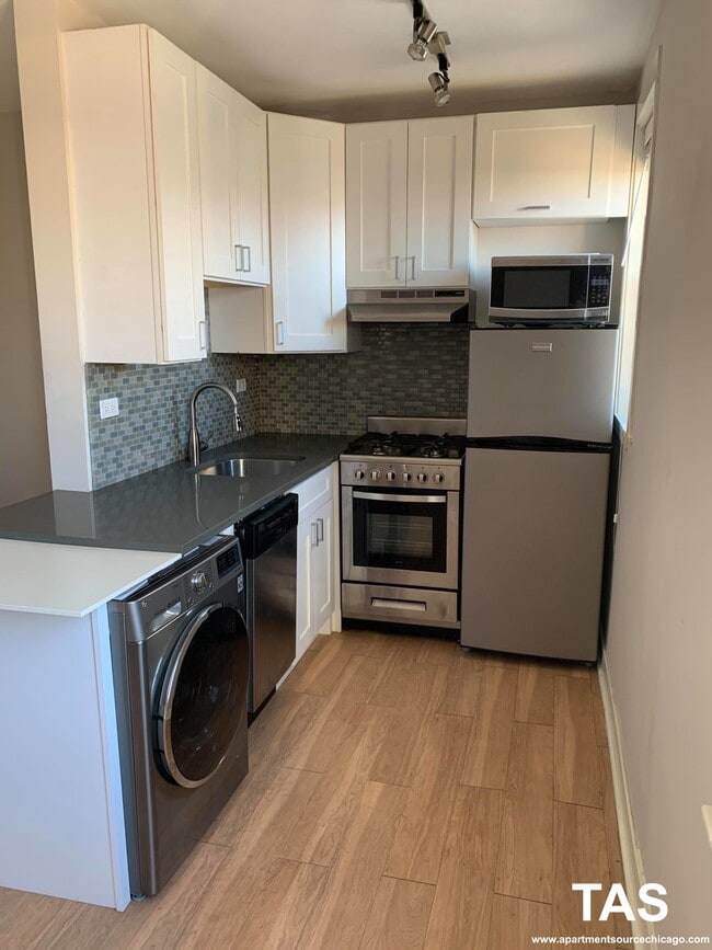 Photo - 511 W Belmont Ave Apartment