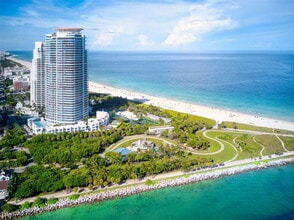 Building Photo - 100 South Pointe Dr