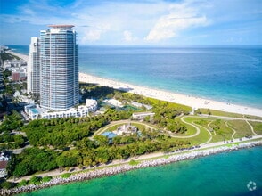 Building Photo - 100 South Pointe Dr