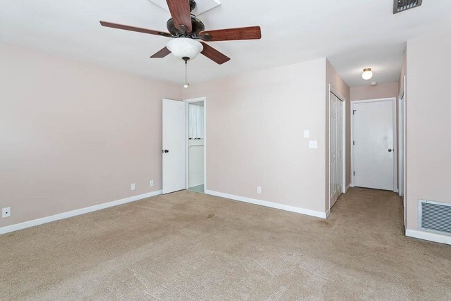 Foto del edificio - 303 Reynoso Ave