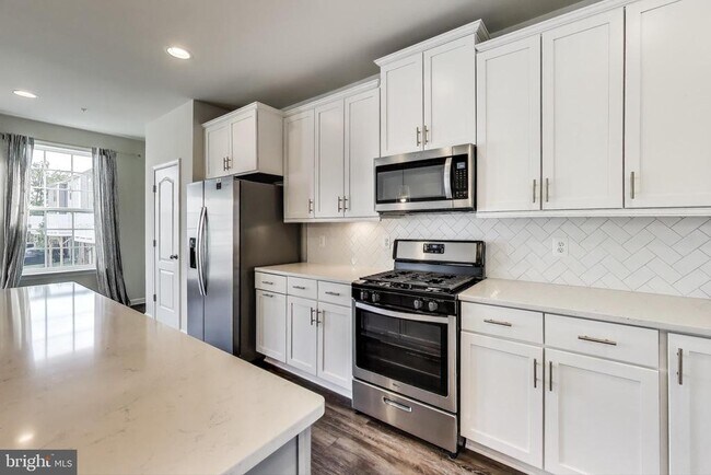 Foto del edificio - 2530 Lanham Hill Cir