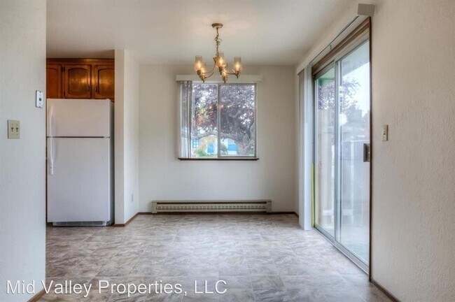 Building Photo - 4253-4255 Madrona Way SE