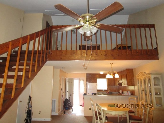 Building Photo - 1058 Golf Villa Way