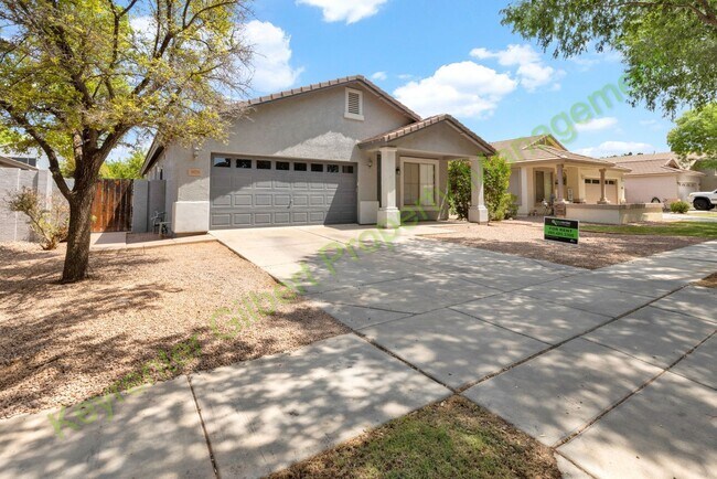 Foto del edificio - Lovely 3 bed/2 bath Gilbert Home in Higley Groves
