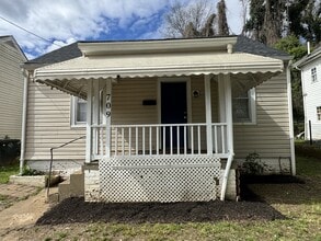 Building Photo - 709 Jackson St